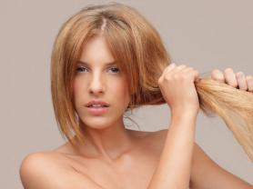 Сильно выпадают волосы: как лечиться аптечными и народными средствами