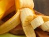 Банан – полезные свойства, витаминный состав и противопоказания Сколько содержится в бананах белков жиров и углеводов