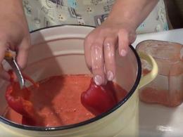 Uyda tayyorlangan tomat pastasi